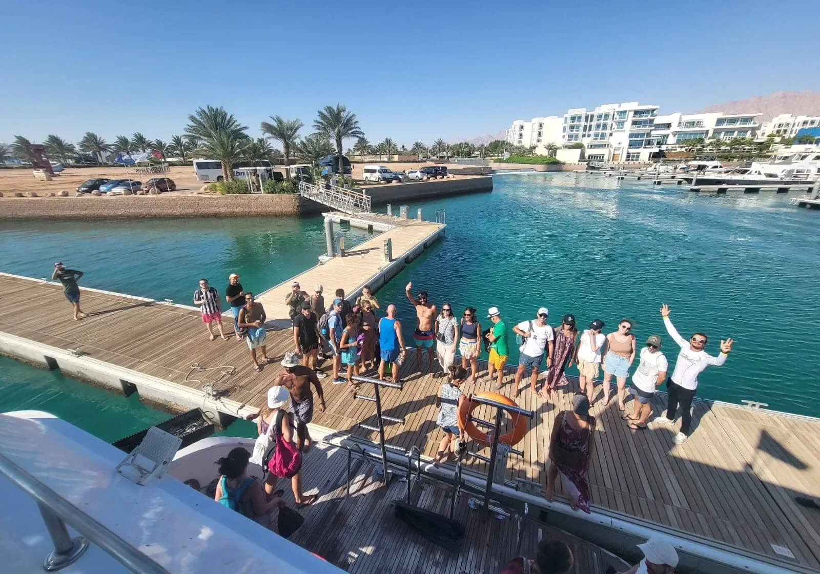 happy-customer-after-boat-trip Boat trip parking in ayla marine