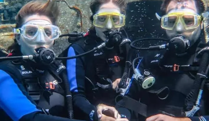 Beginner scuba diving in Aqaba